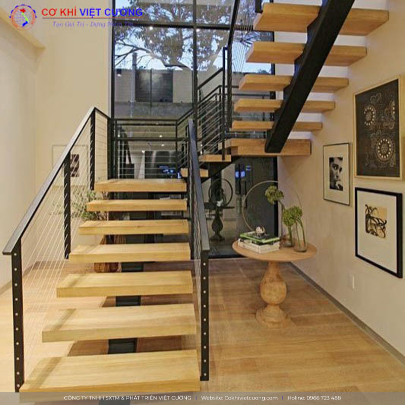 Mẫu cầu thang sắt và gỗ đẹp cho nhà vườn